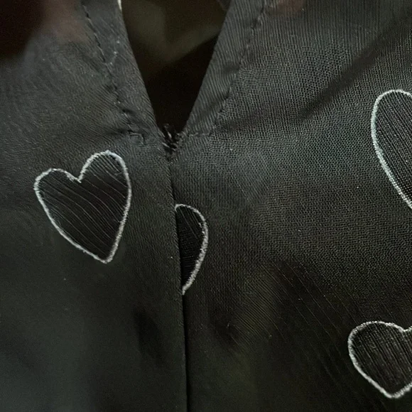 Gothic style black heart dress with white color - Picture 8 of 13